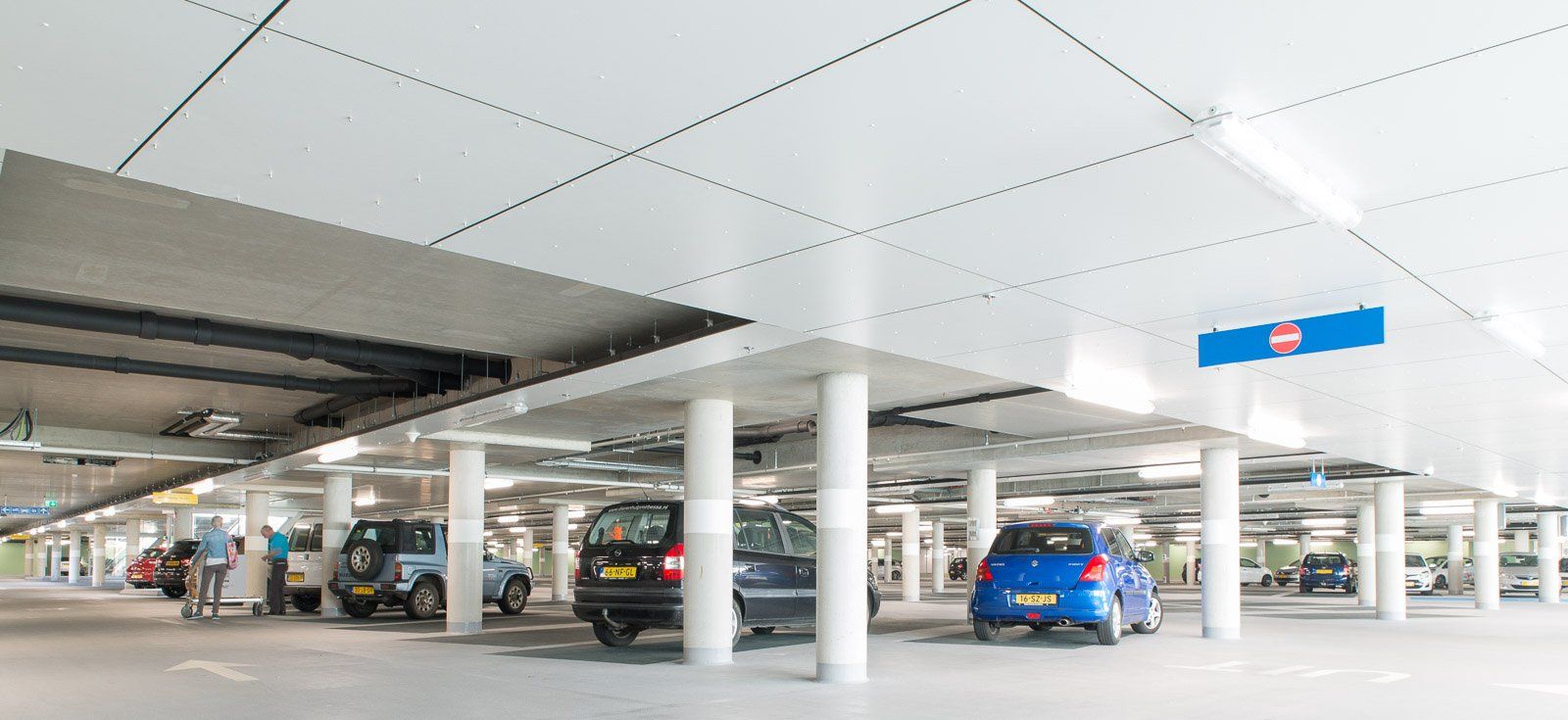Portfolio Walter Frisart FOTOwerk Interieurfotograaf: Interieur parkeergarage De Kaap Hoogeveen voor Trebbe Noord Oost