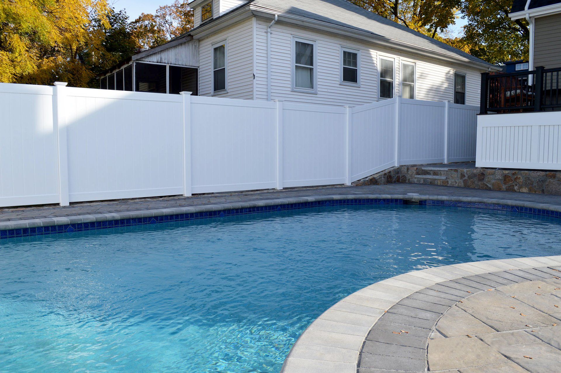 Vinyl (Privacy)Vinyl Fencing