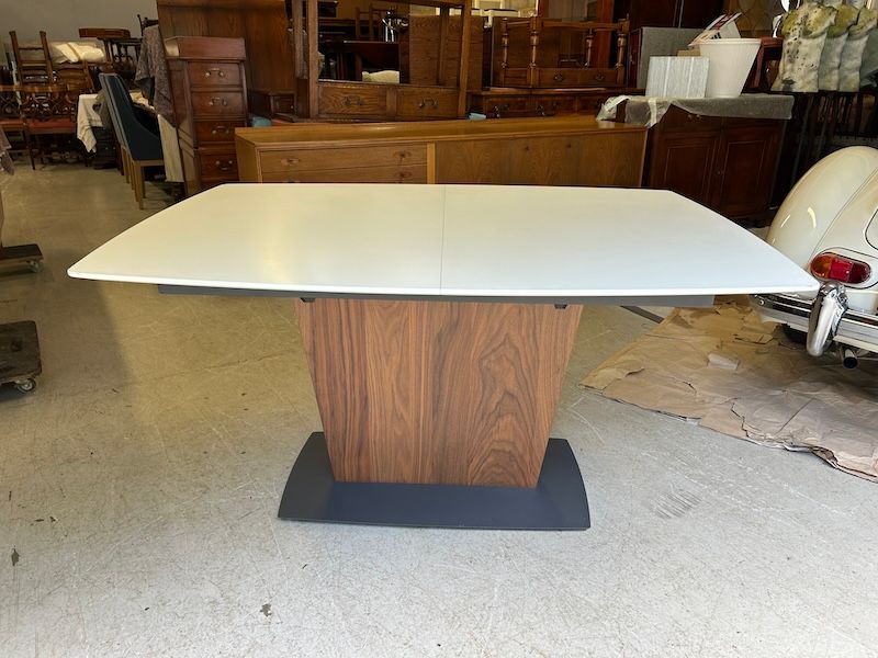 BoConcept Extending Dining Table