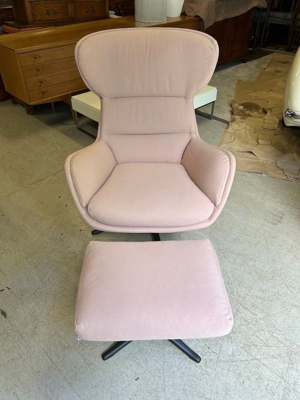 BoConcept Egg Chair