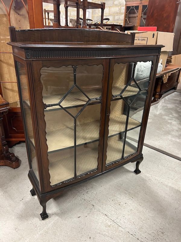 Edwardian Mahogany & Glass Bow Fronted Display Cabinet