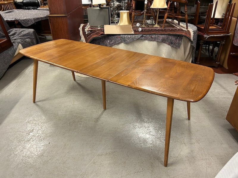 Blonde Ercol Grand Windsor Extending Dining Table