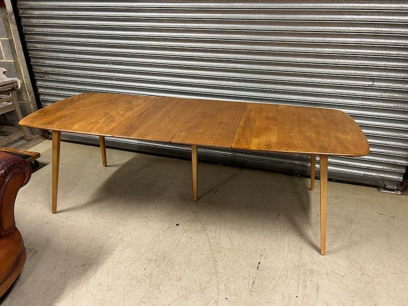 Vintage Blonde Ercol Grand Windsor Extending Dining Table model 444