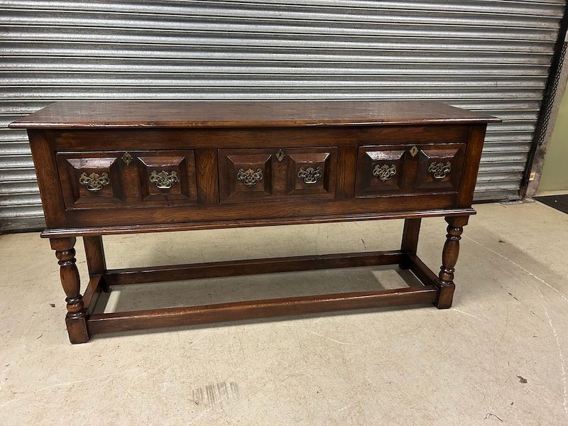 Lovely 5ft 6 Solid Oak Jacobean Revival Dresser Base