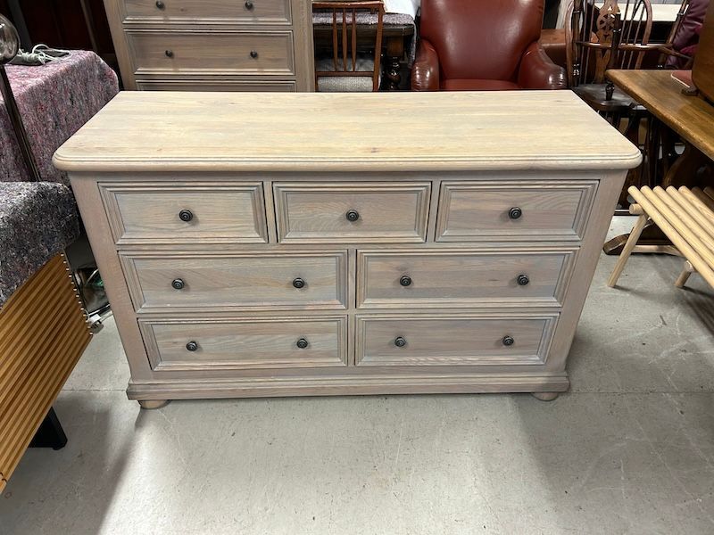 Good Quality Solid Lime Wash Oak 3 Over 4 Chest of Drawers