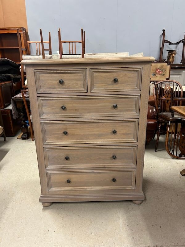 Good Quality Solid Lime Wash Oak 2 Over 4 Chest of Drawers