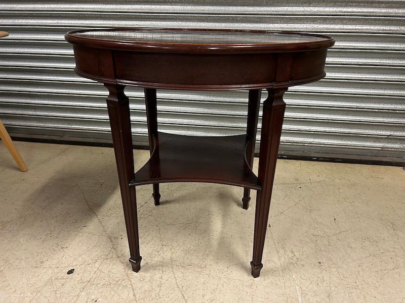 Super Quality Oval Mahogany Side/ Occasional Table