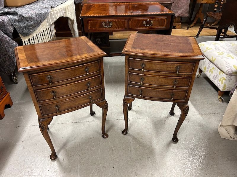 A Superb Pair of Good Quality Walnut Bedside Cabinets