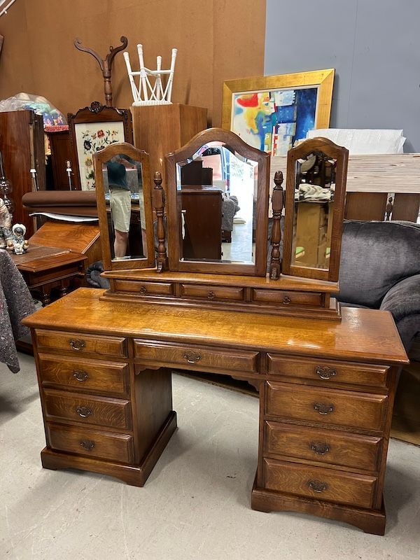5ft Solid Oak Dressing Table, Mirror & Stool made by Royal Oak for Harrods