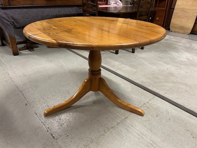 Stewart Linford Windsor Solid Elm Circular Pedestal Dining Table