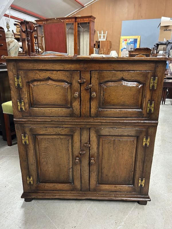 Titchmarsh & Goodwin Solid Oak Four Door Wine Cabinet/ Cupboard