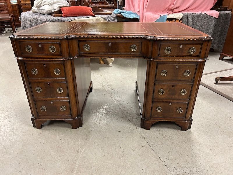 4'6 X 2'6 Antique Flamed Mahogany Pedestal Desk