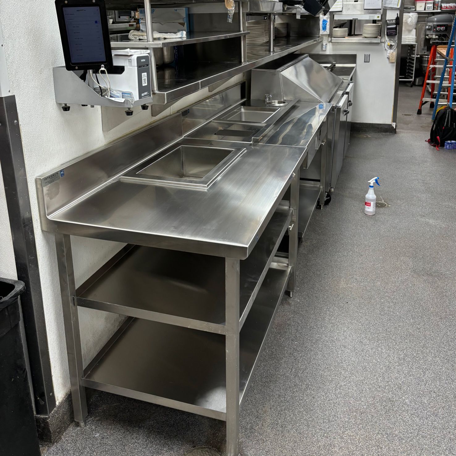 Metal Fabricated / Welded Sink / Expo Line for Restaurant Kitchen