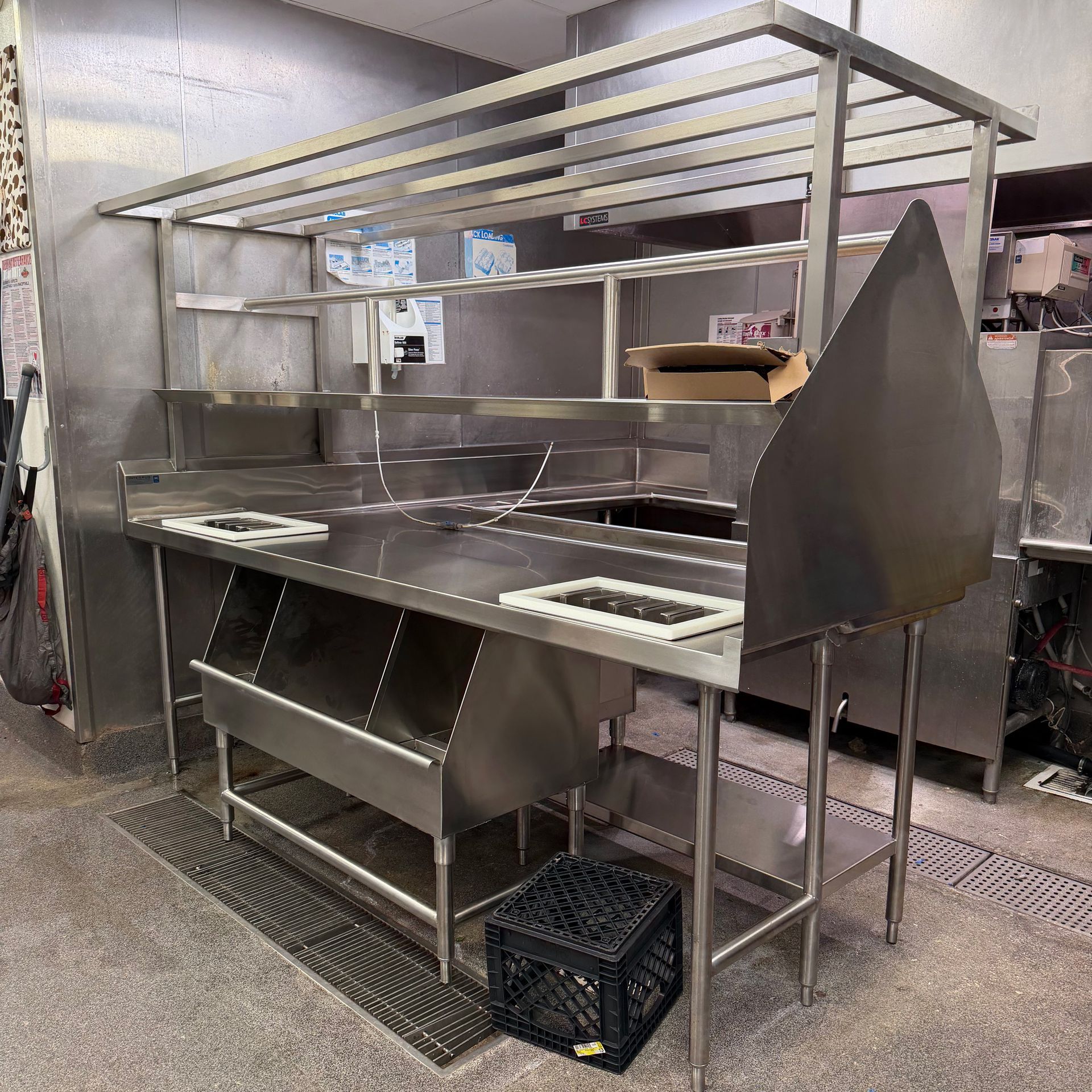 Photo of Dishtable installed at a Texas Roadhouse in Utah