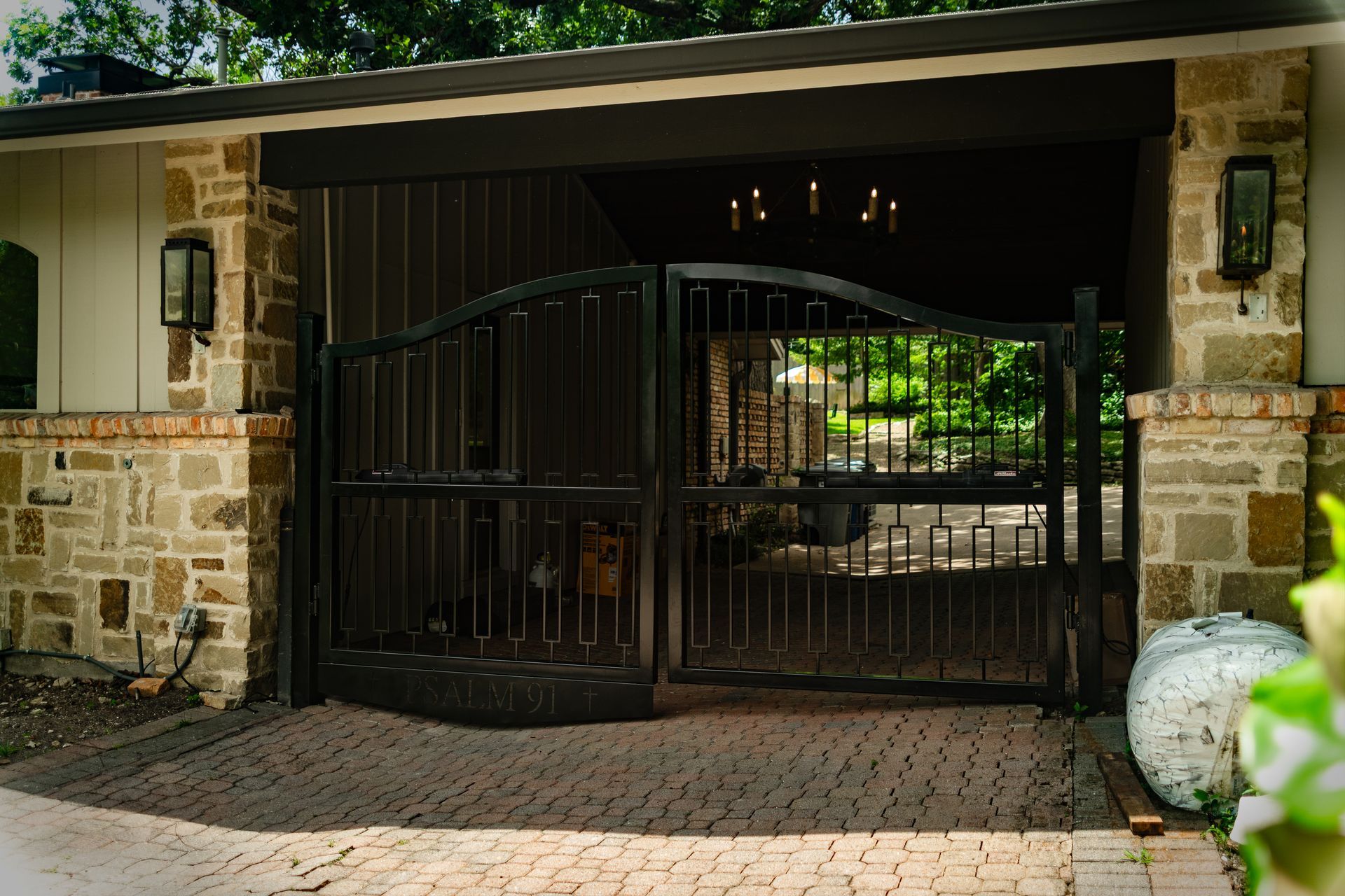 Photo of Electronic Metal Gate installed at residential property