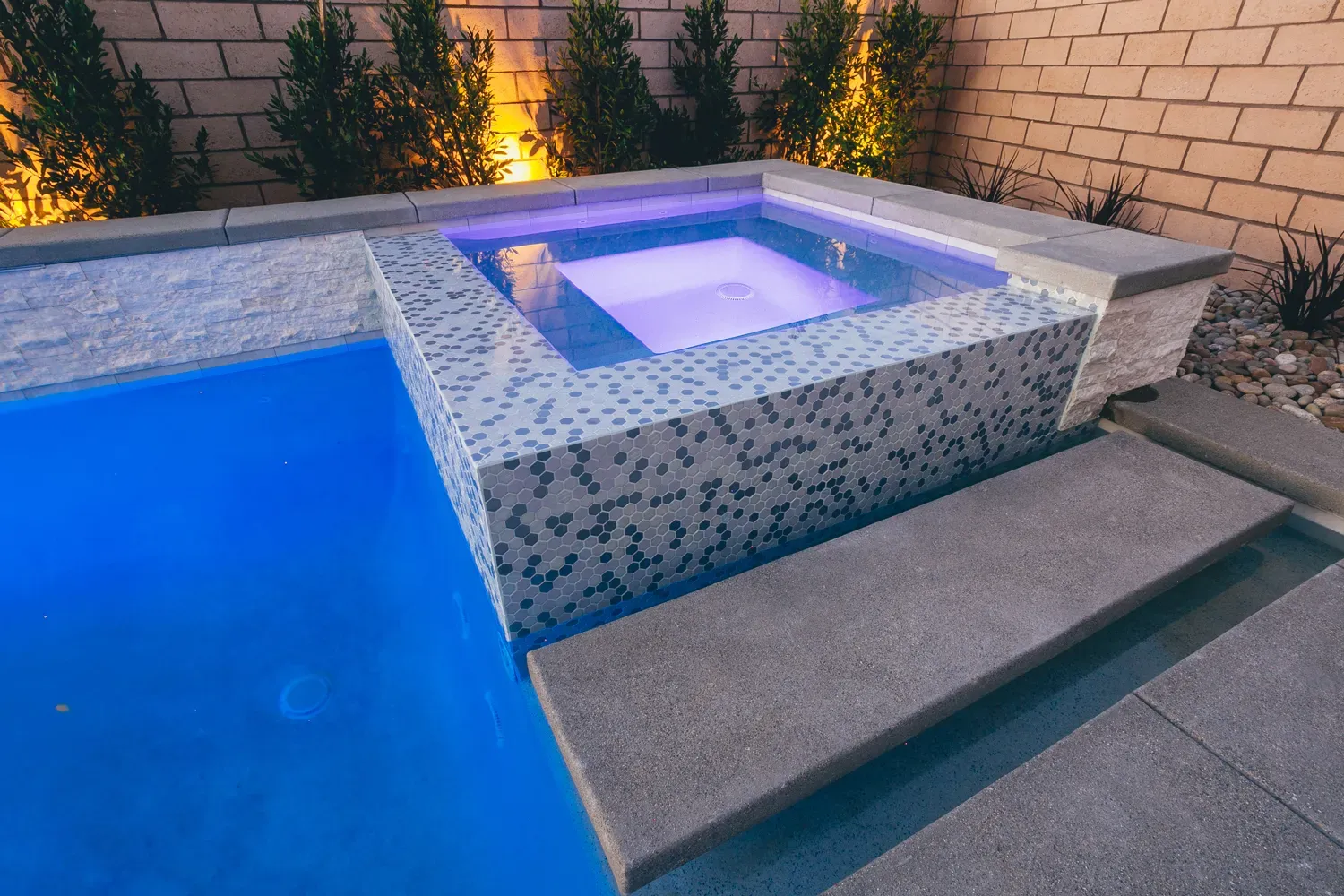 Custom tile spa design and construction in Solana Beach, CA.
