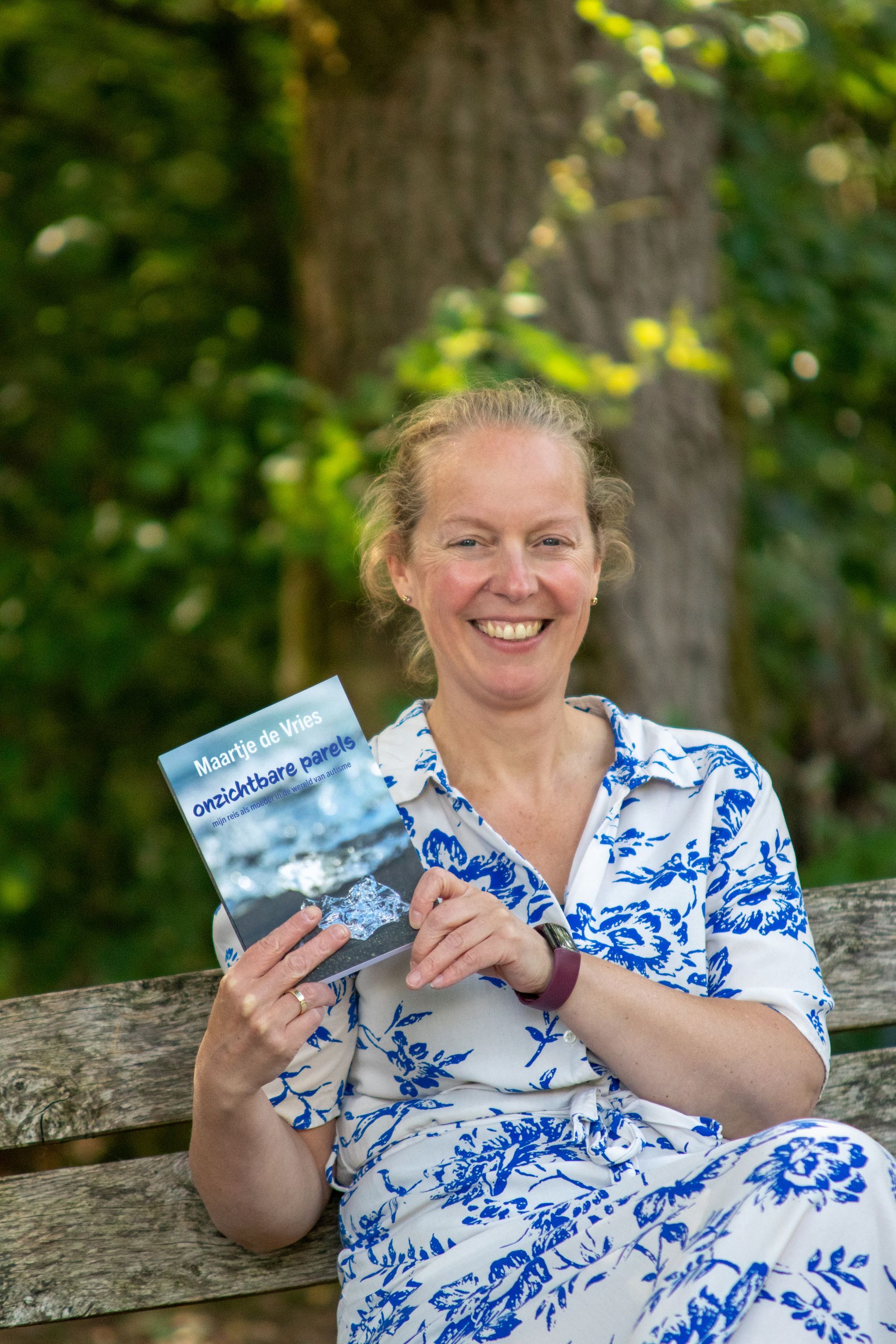 Maartje met boek onzichtbare parels