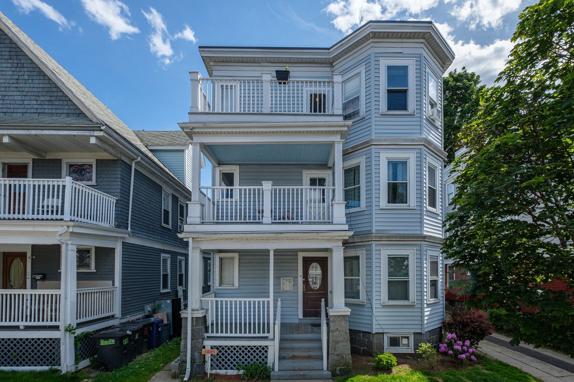 18 Howes Street