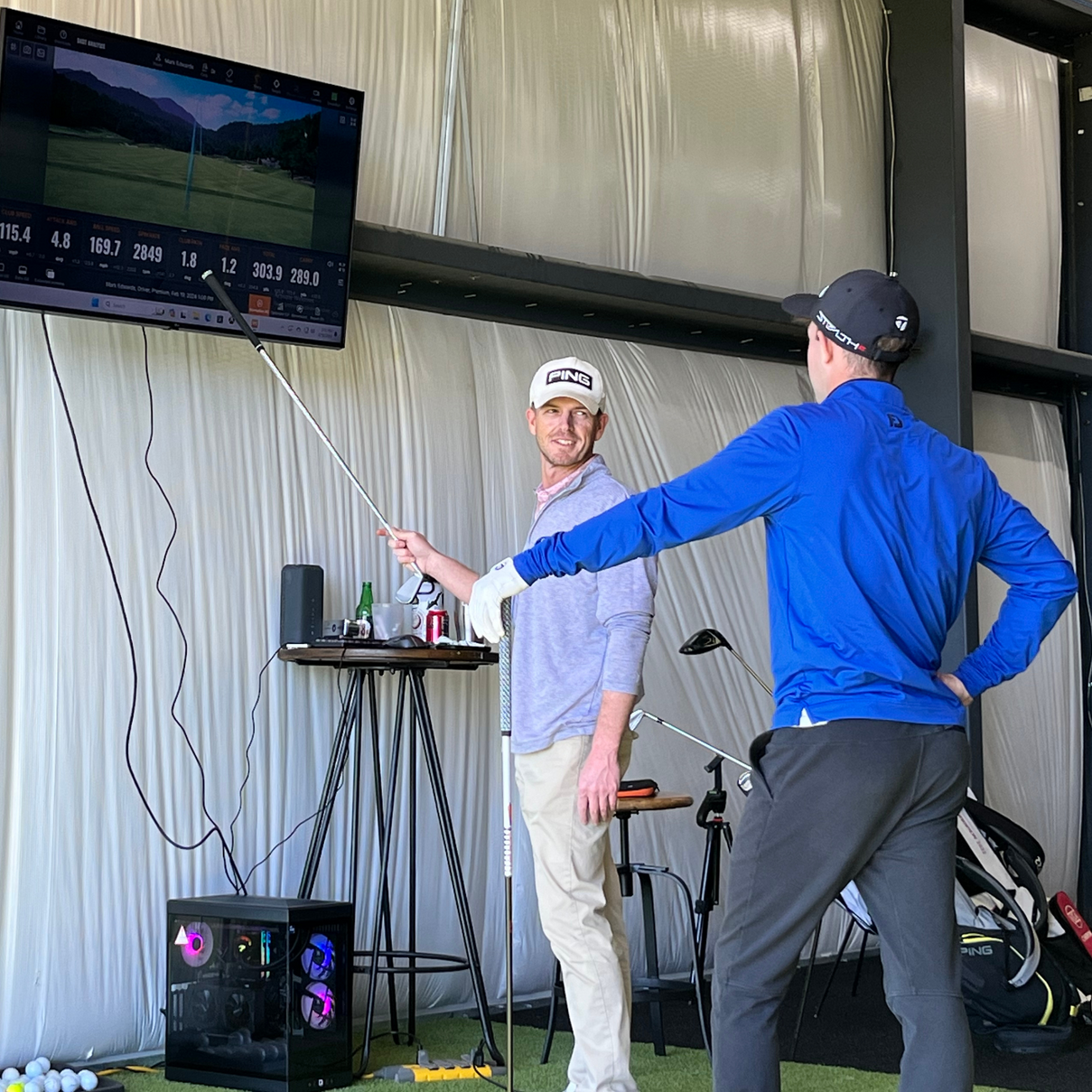 scott webb conducting a golf lesson