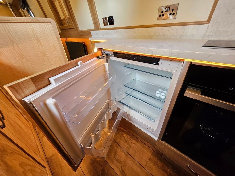 Bullfinch fridge