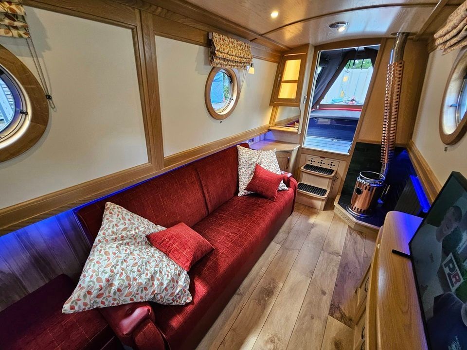 Celia May lounge