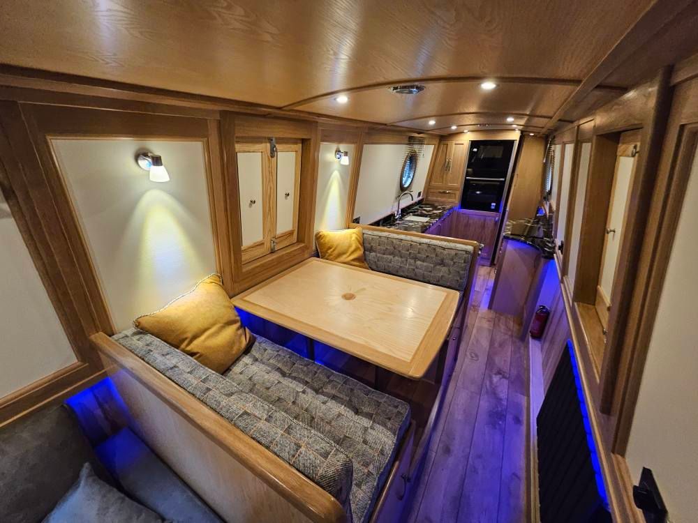 Daisy raised dinette