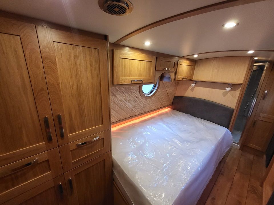 Est Tempus bedroom