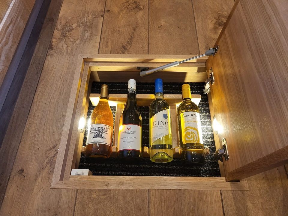 Hollingworth base plate winecellar