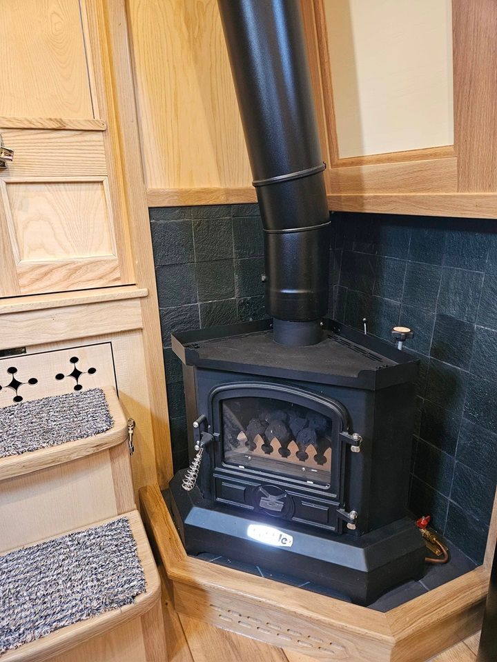 Hrafn corner stove