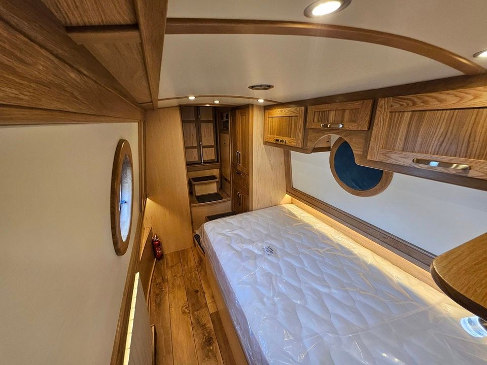 Maria bedroom