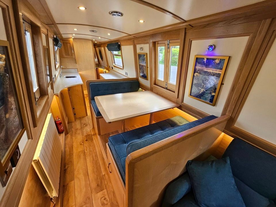 Maria dinette to galley