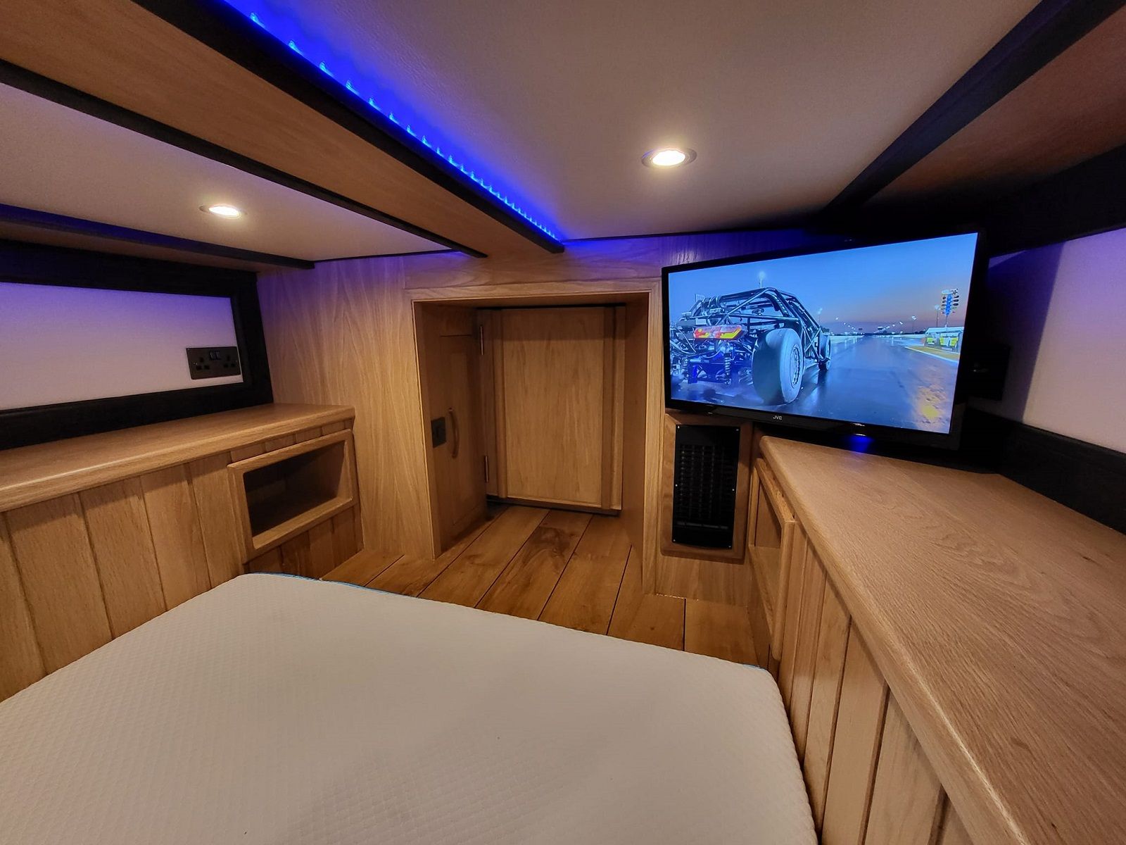 Reginald forward cabin tv