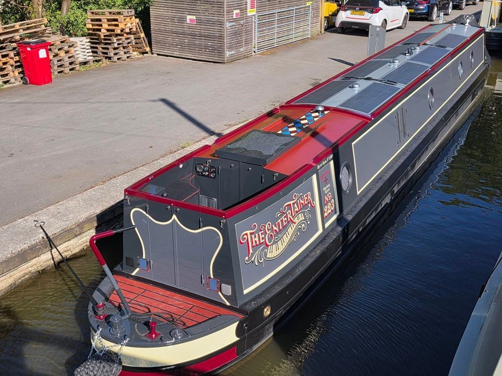 Click to see more of The Entertainer Braidbar Narrowboat The Entertainer No. 223