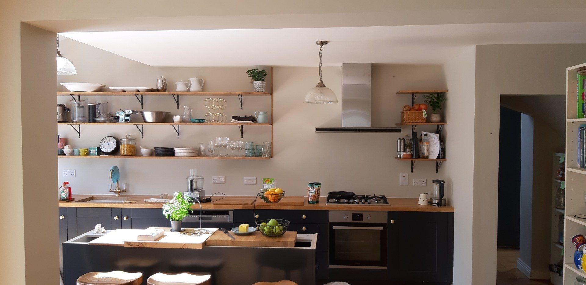 open shelving kitchen black