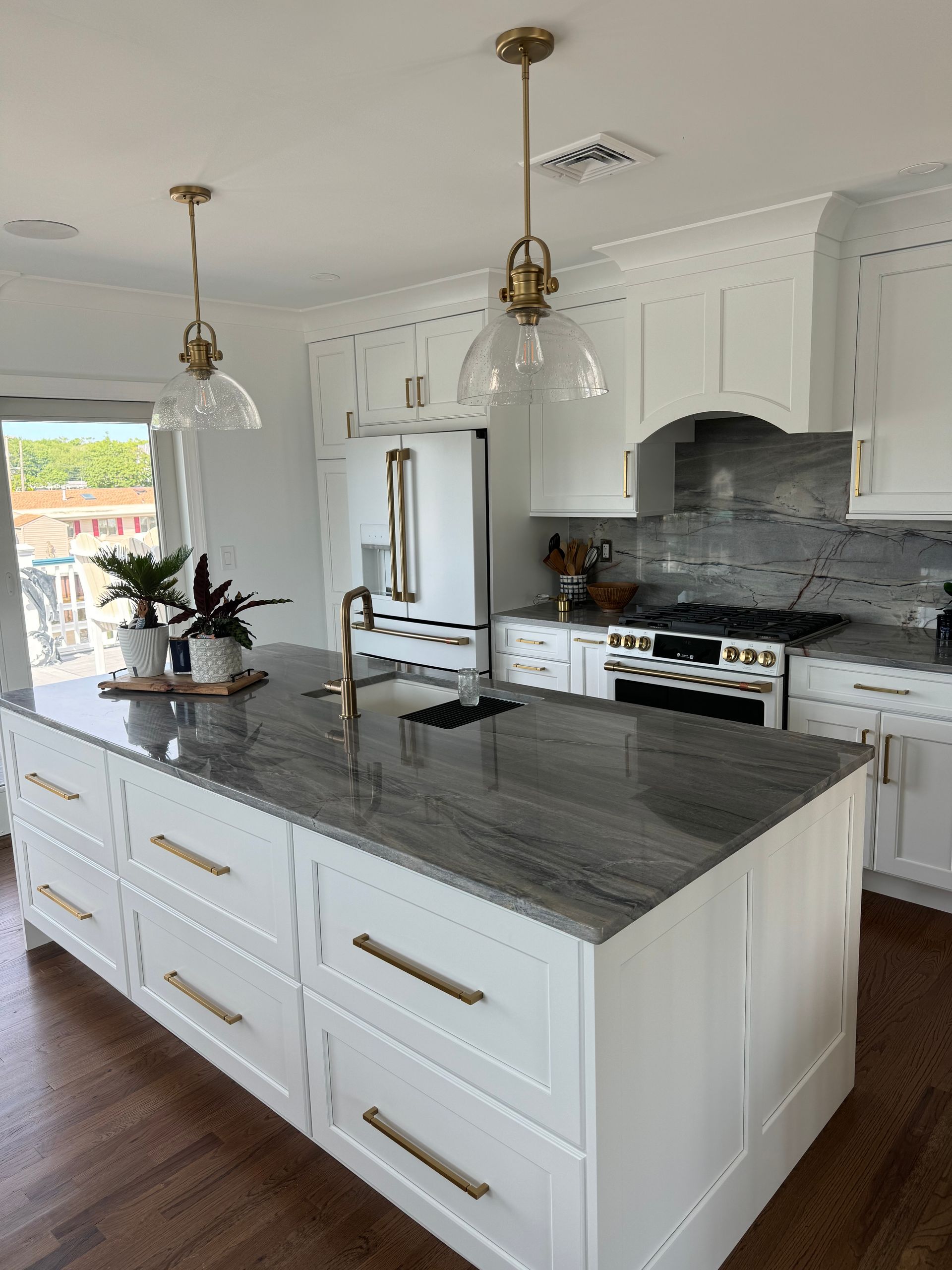 Elegant White Kitchen With Cabinets — Ocean County, NJ — Elegance Surface Concepts Elegant White Kitchen With Cabinets — Ocean County, NJ — Elegance Surface Concepts