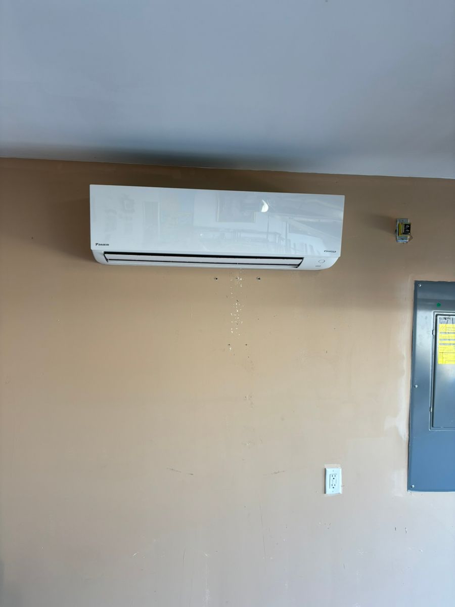 Daikin Mini-Split Head