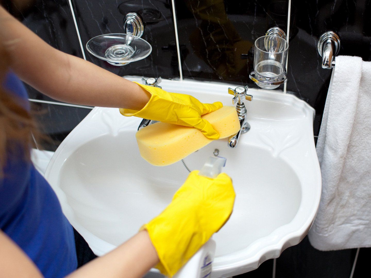 cleaning sink