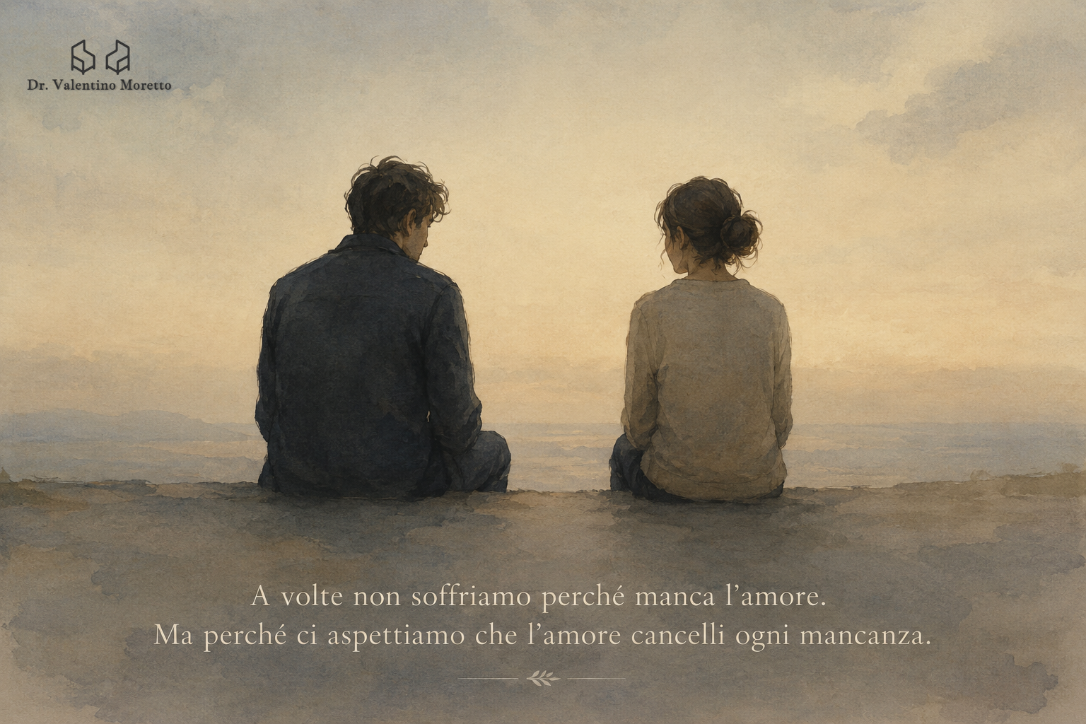 Due persone sedute vicine ma separate da uno spazio vuoto, simbolo del desiderio e della mancanza.