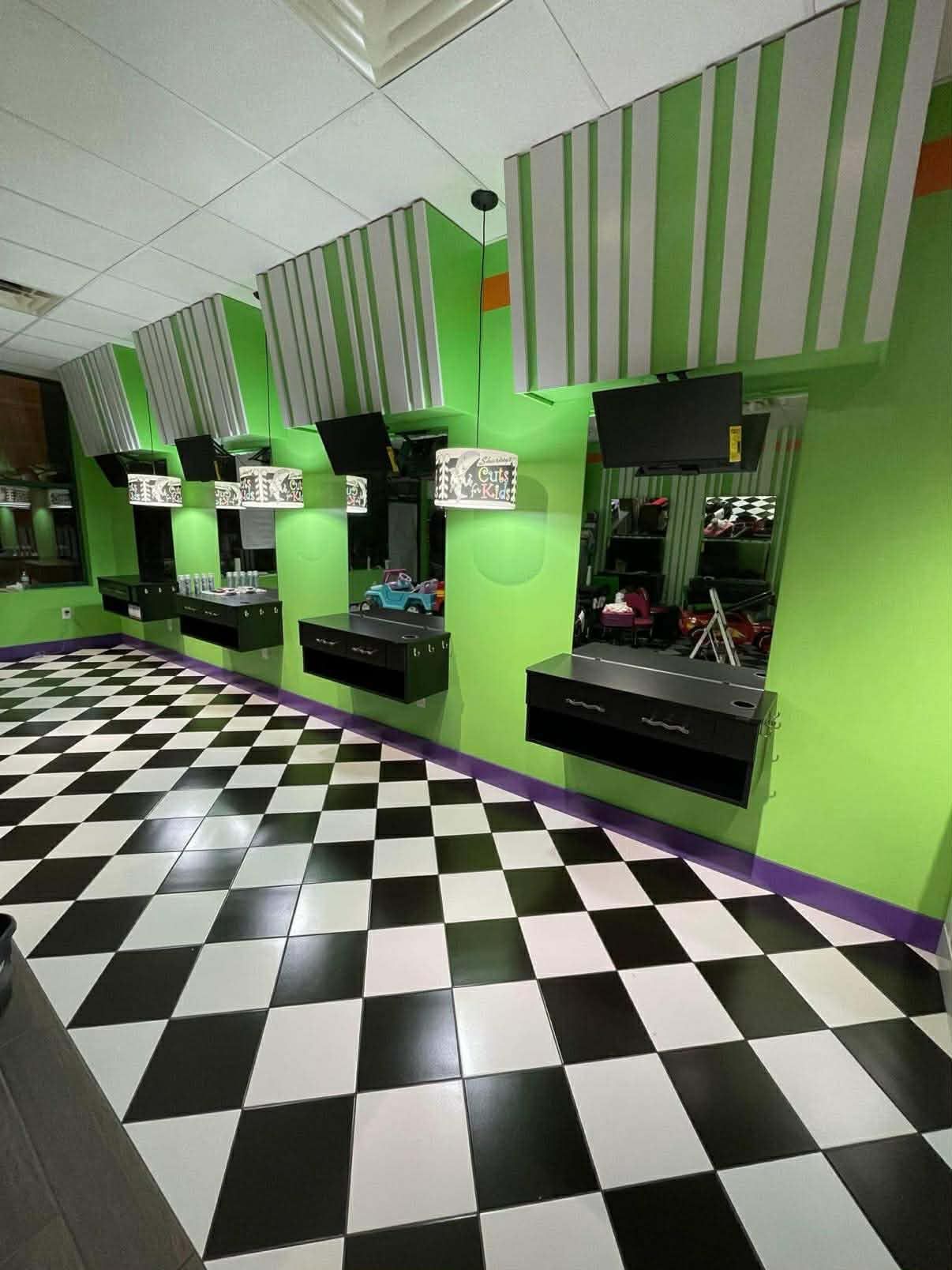 Vibrant commercial interior build-out for a children’s hair salon in Kansas City