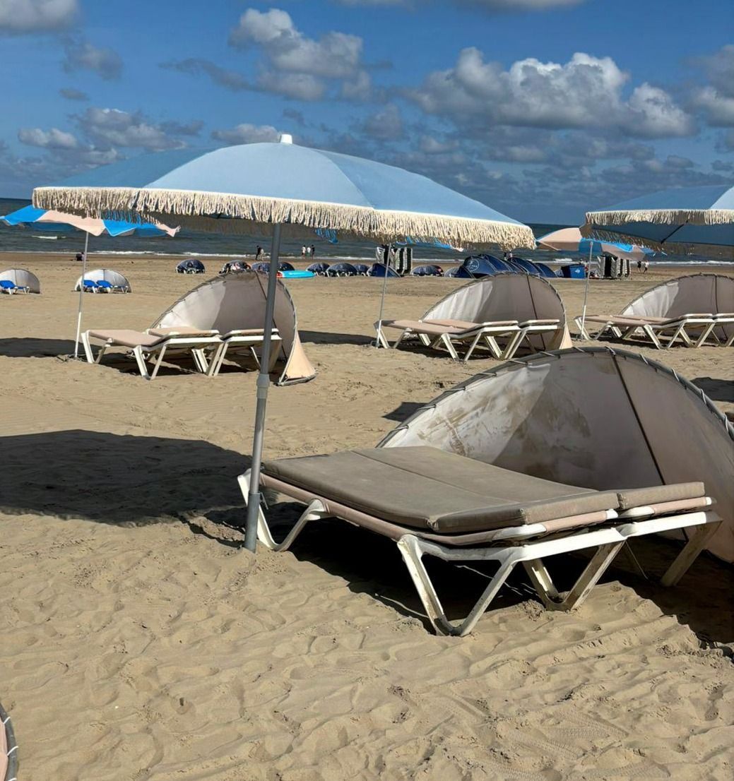 Strand ligbedden, banaan windscherm, hoogwaardig strandparasol Ezpeleta