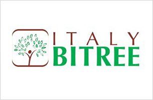 Logo per Italy Bitree, raffigurante un albero con una persona al centro e la scritta 