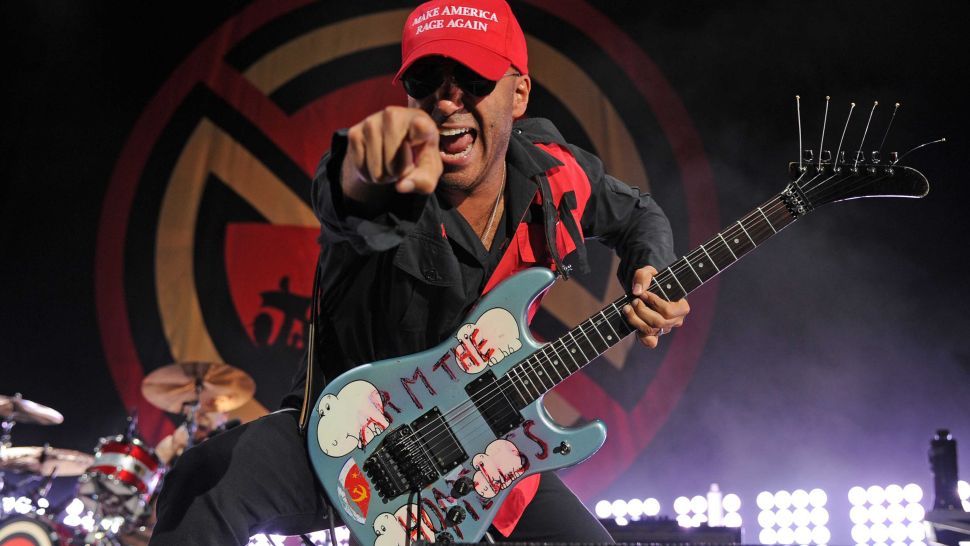 Harvard class of '86 'validatorian' Tom Morello Arm The Homeless