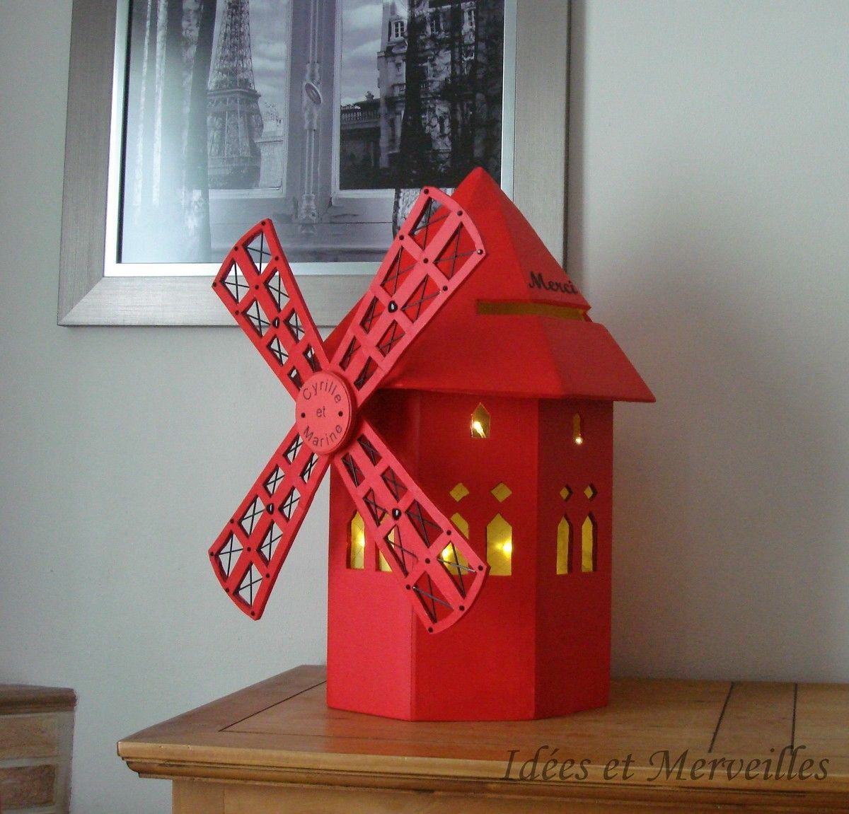 urne mariage Moulin rouge thème cabaret