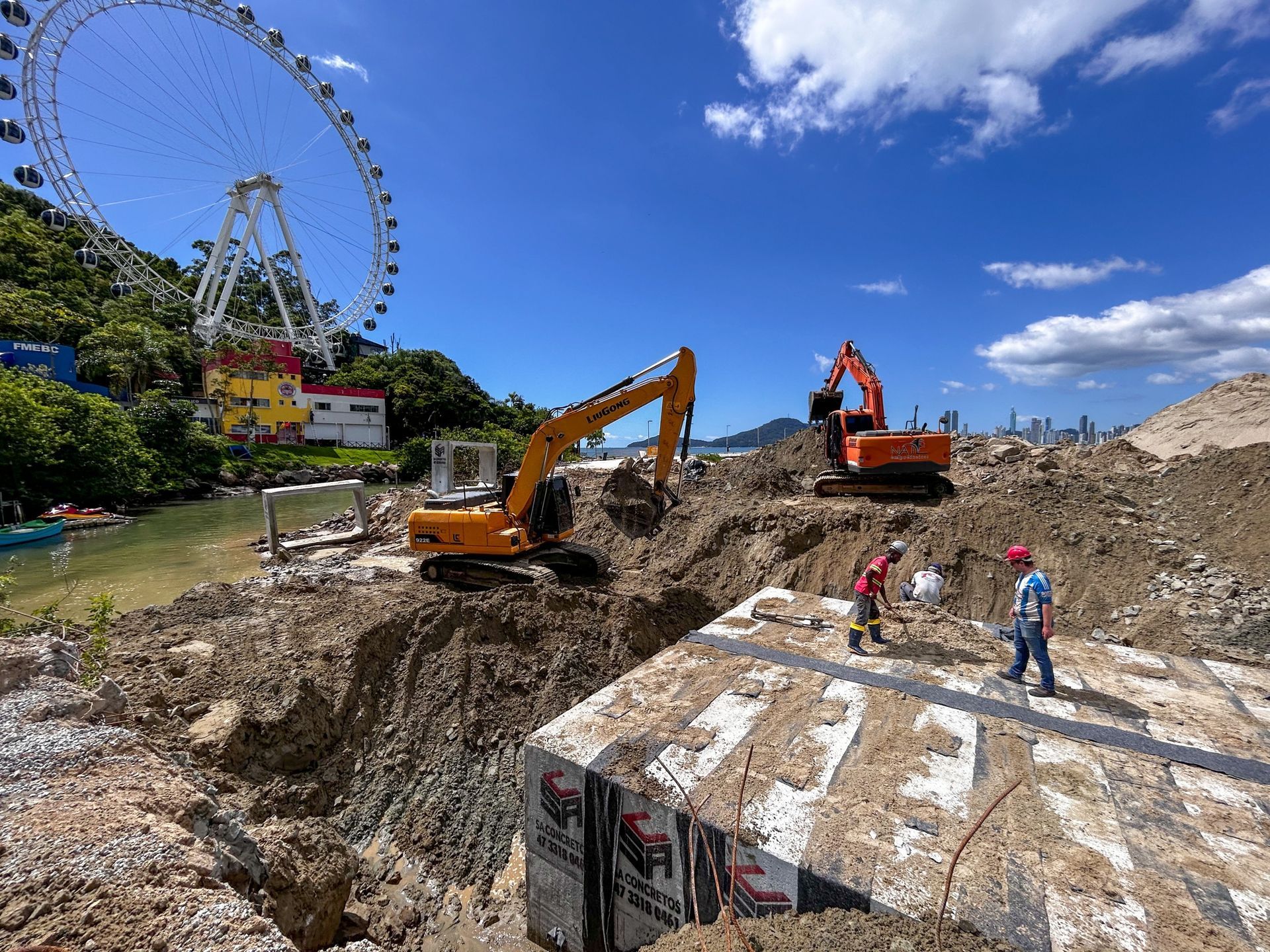 Obras da macrodrenagem avançam no molhe do Pontal Norte