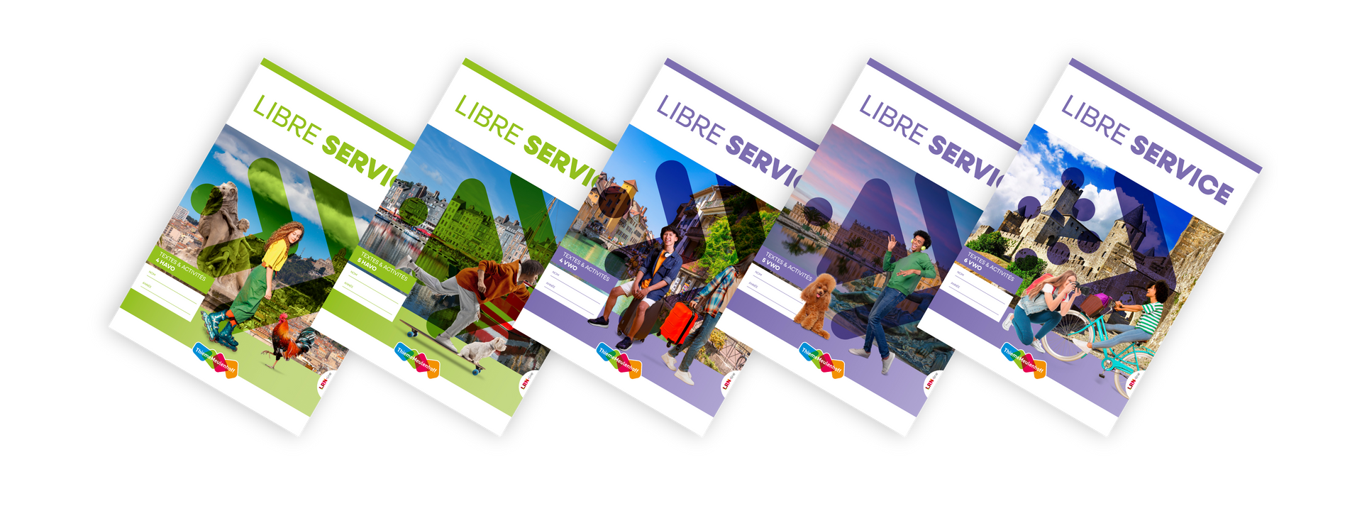 Vier brochures liggen op een rij op een witte achtergrond.