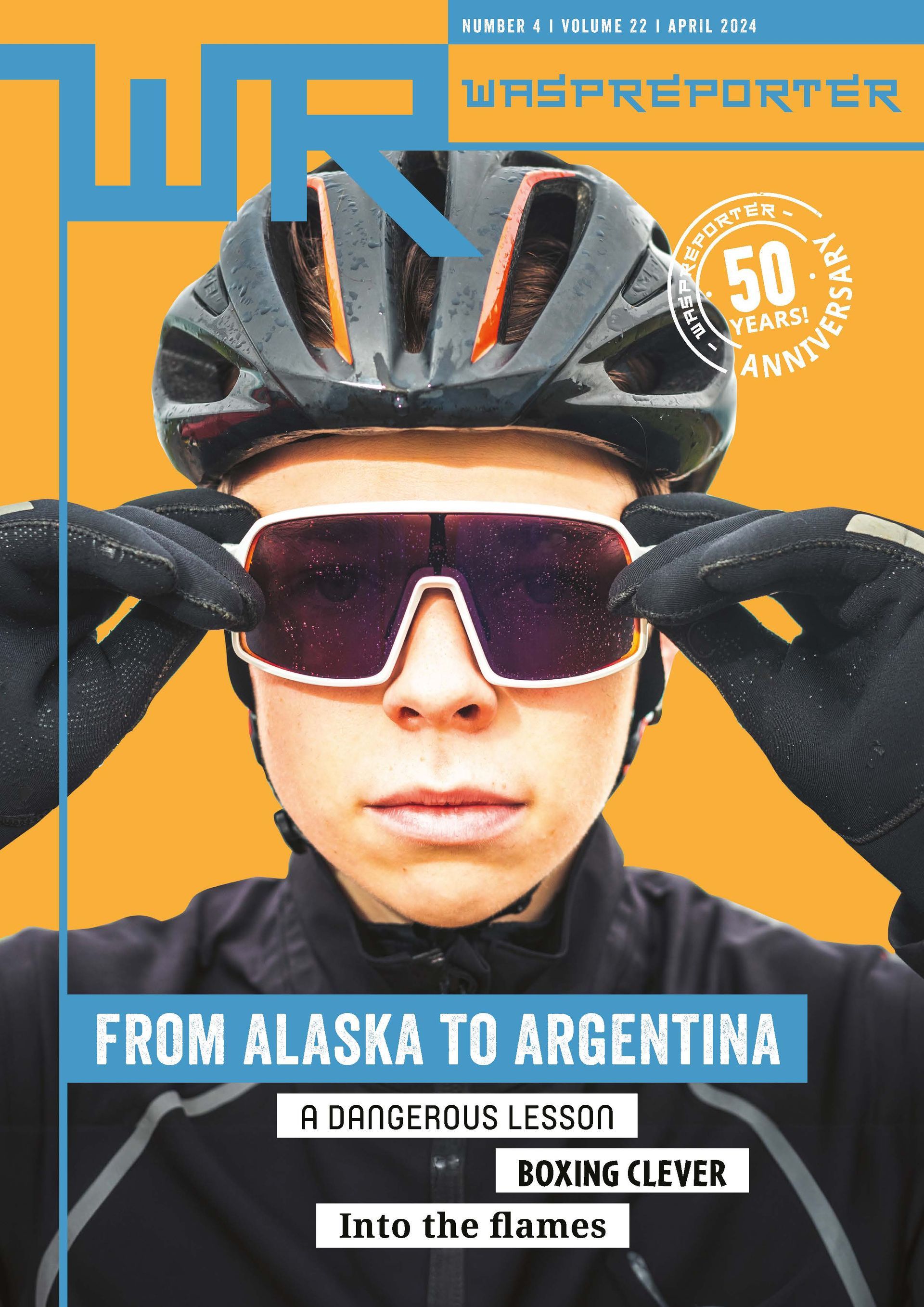 Een vrouw met een helm en een zonnebril staat op de cover van een tijdschrift