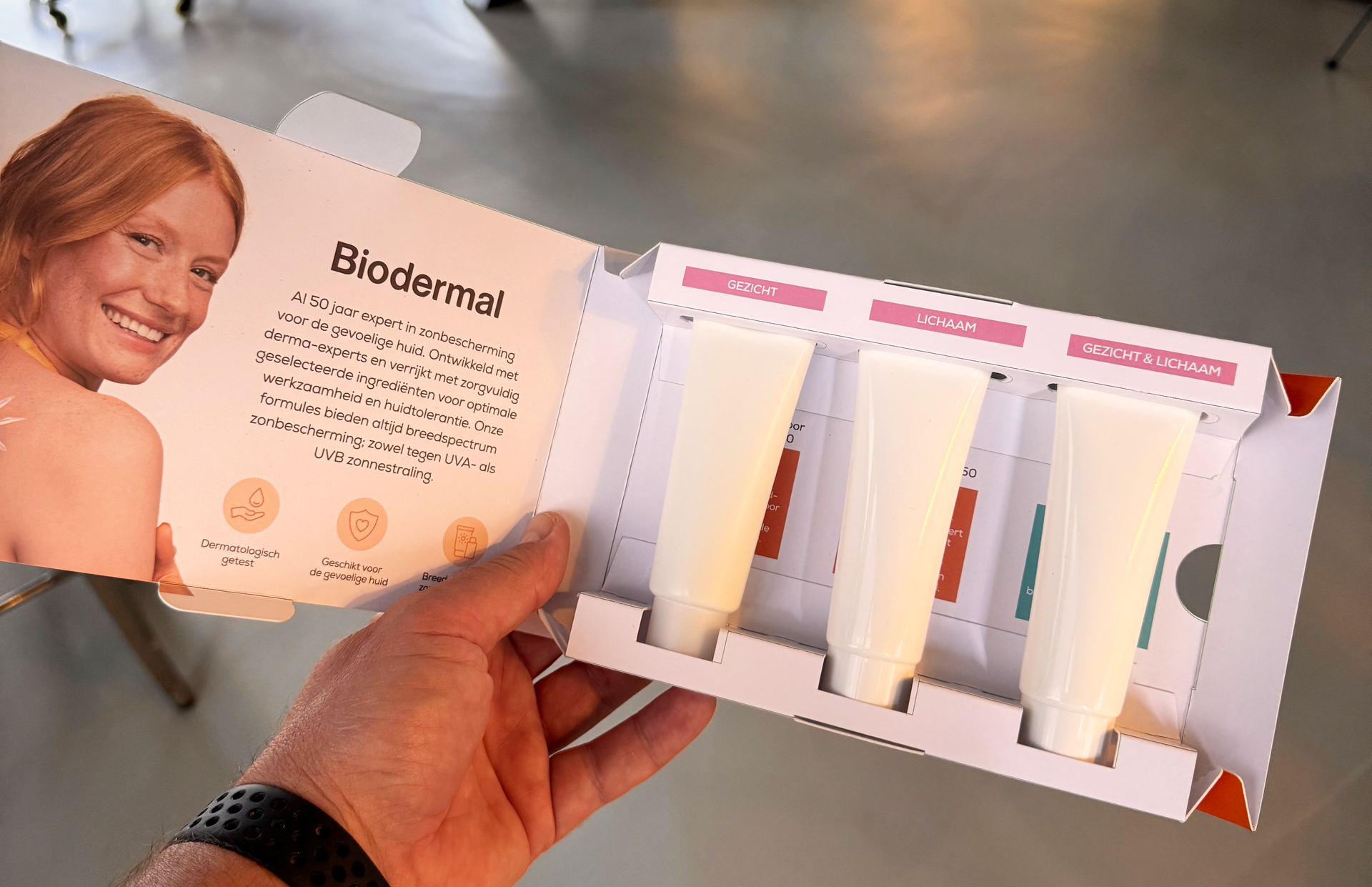 Raamsticker Davitamon Beauty bij Etos winkel