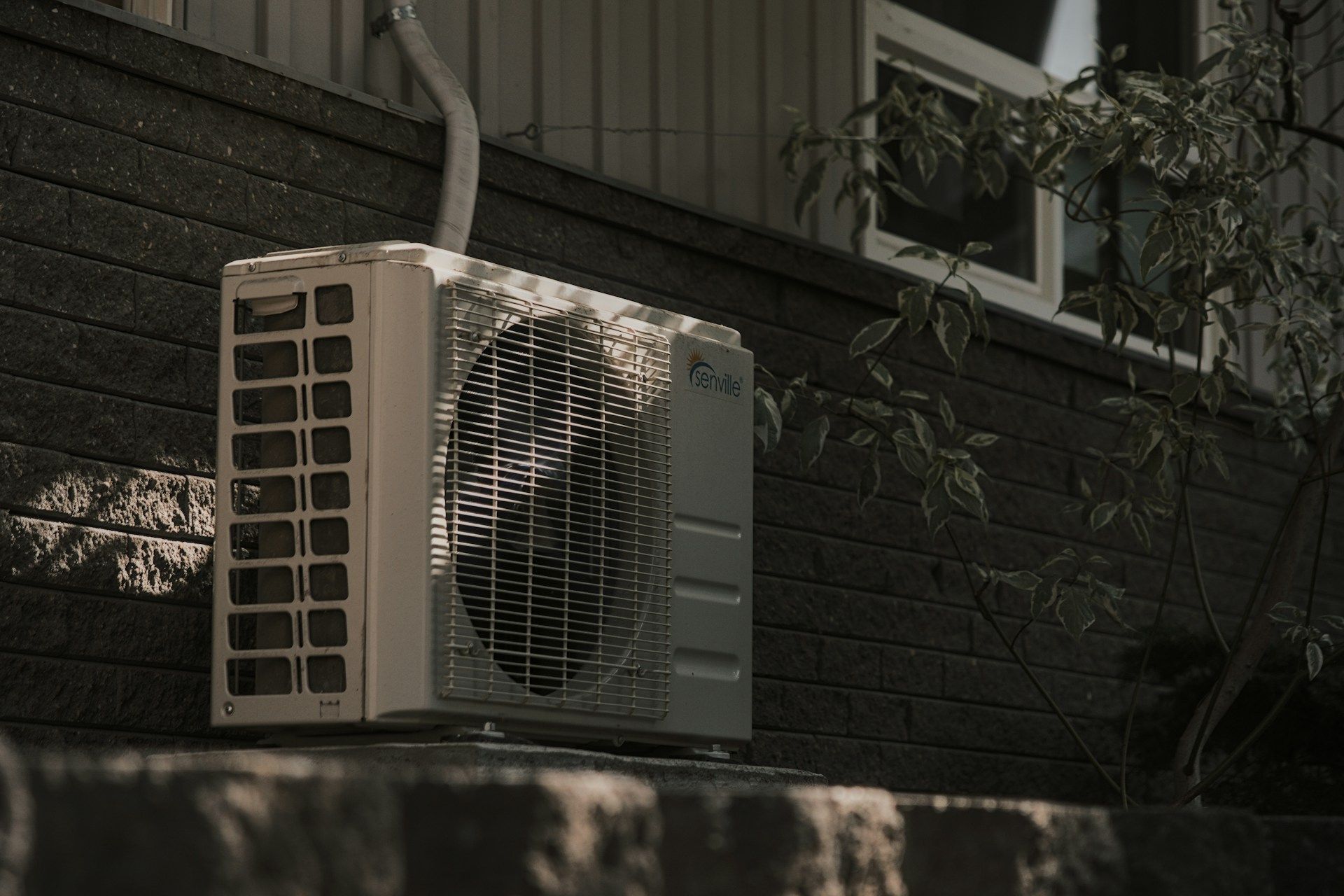 An AC system outside a building in Holiday, FL