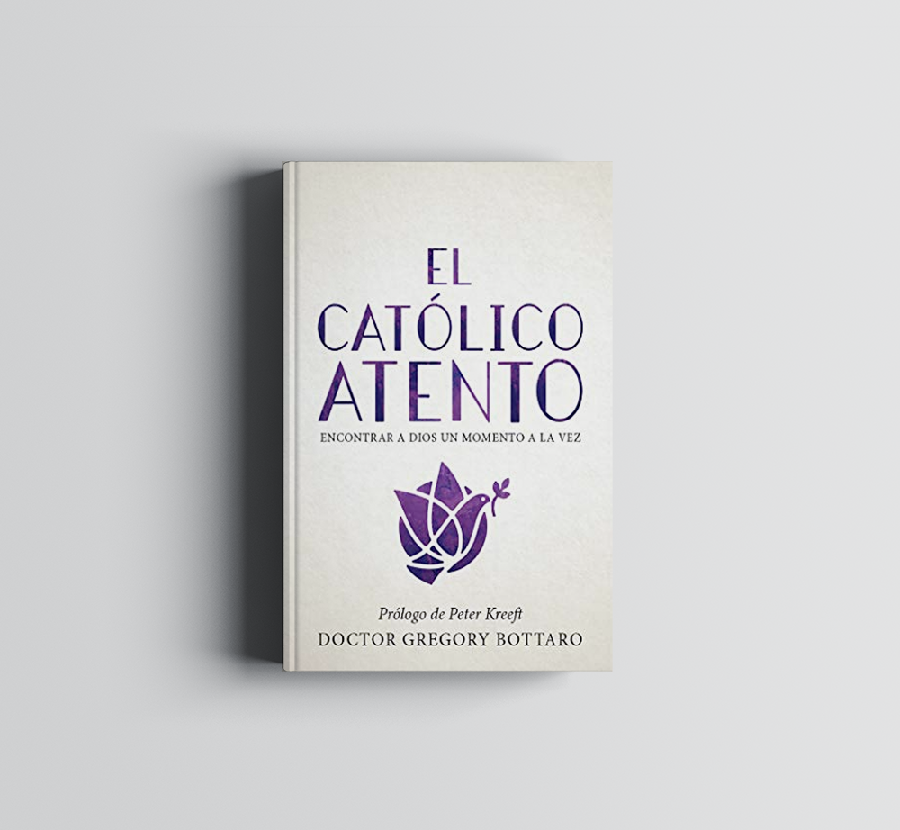 A white book with a purple flower on the cover is titled el catolico atento.