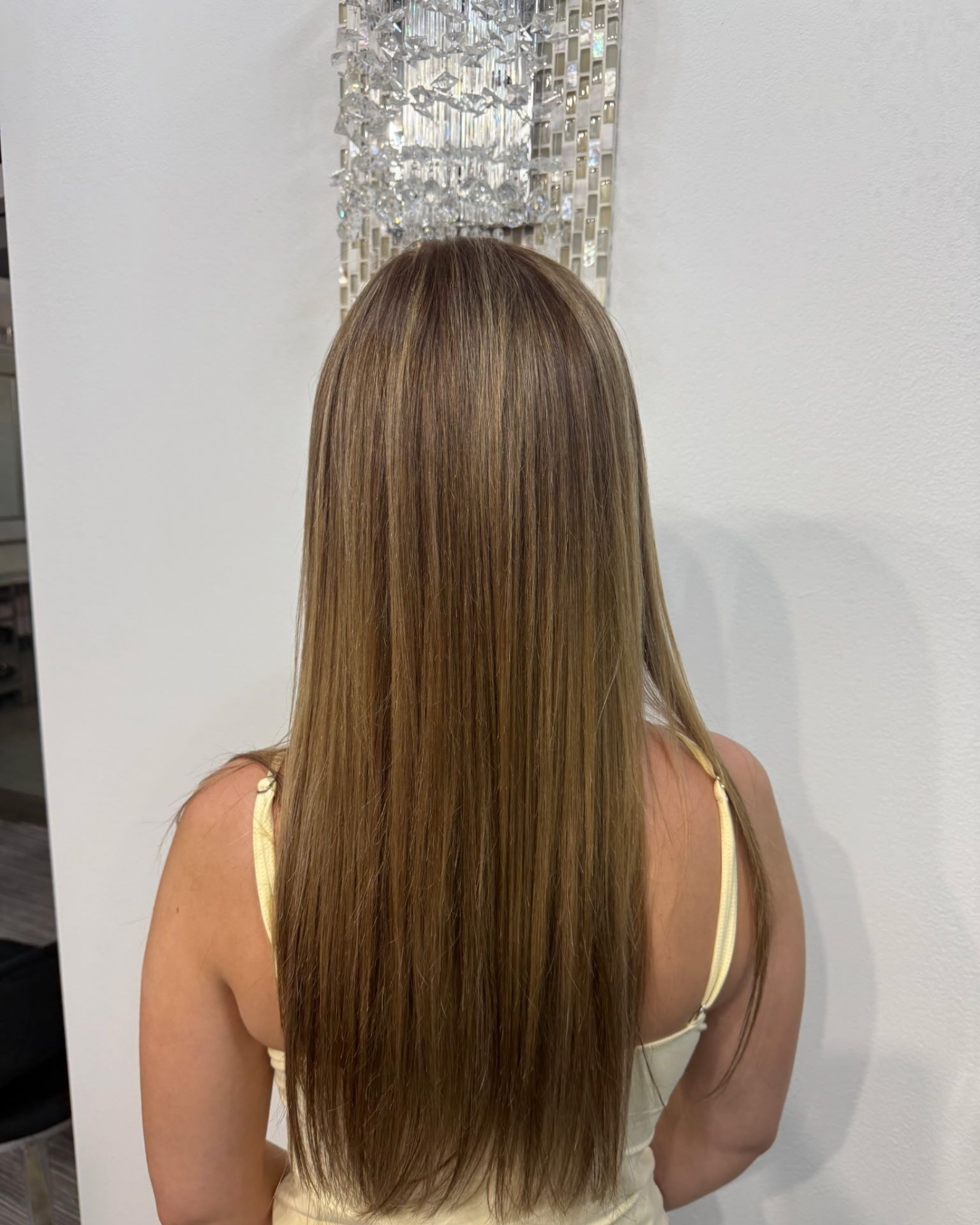 long dimensional blonde, back view